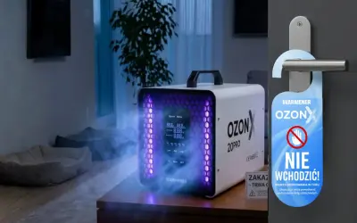 Ozonator Warmener OzonX w akcji. Urządzenie służy do dezynfekcji powietrza, co potwierdza tabliczka "Nie wchodzić!".