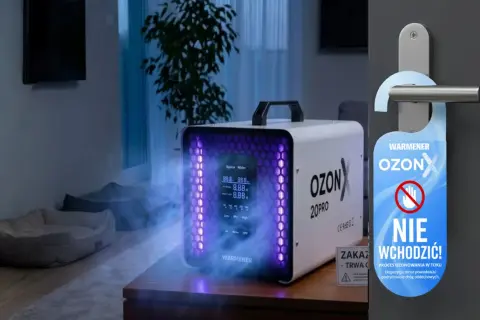 Ozonator Warmener OzonX w akcji. Urządzenie służy do dezynfekcji powietrza, co potwierdza tabliczka "Nie wchodzić!".